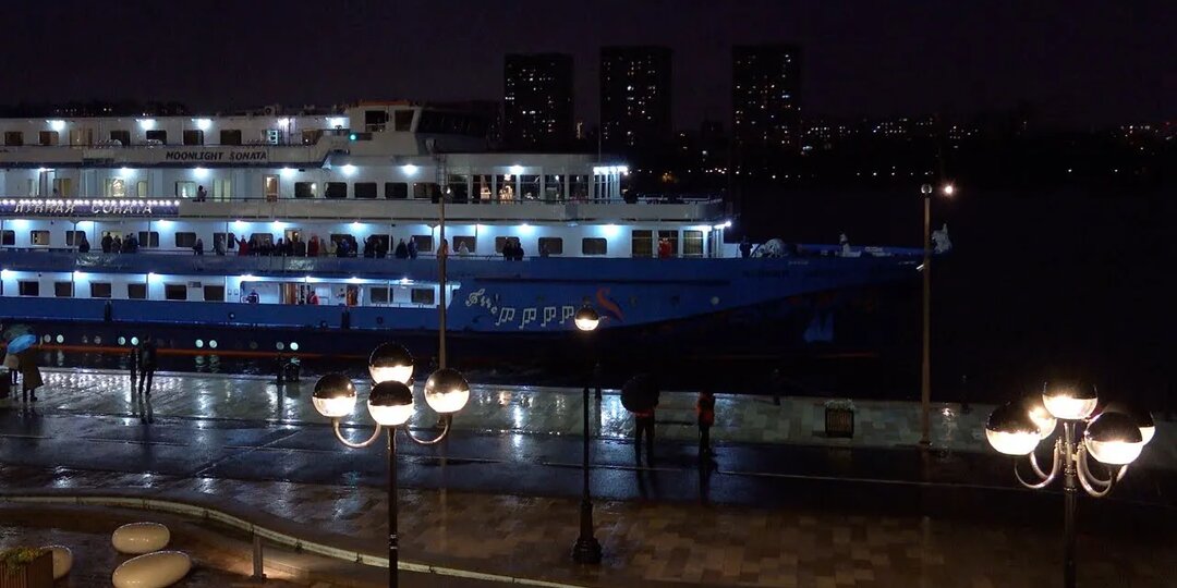 Громкое прощание с навигацией: финальный рейс теплохода «Лунная соната»