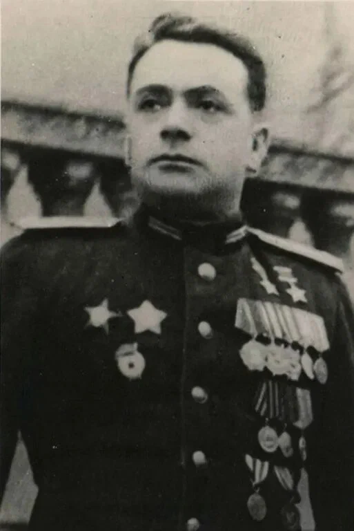 Дважды Герой Советского Союза  Давид Абрамович Драгунский.  !945 г. Фото из свободного доступа.