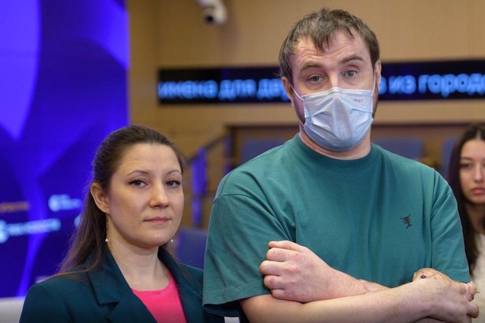    Теперь в ближайших планах Романа, которому врачи пересадили руку, сыграть с детьми в хоккей. Фото: Департамент здравоохранения г. Москвы