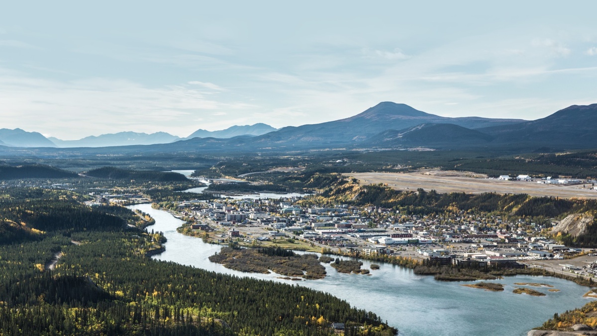 Уайтхорс, столица Юкона.