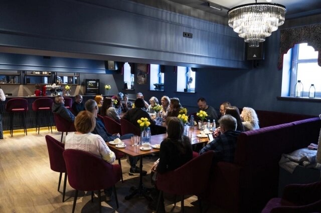    Встреча с журналистами за 10 дней до премьеры. Фото: Министерство культуры Омской области/ Анна Шестакова