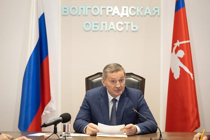 Андрей Бочаров поручил привести в порядок дороги Волгоградской области после зимы