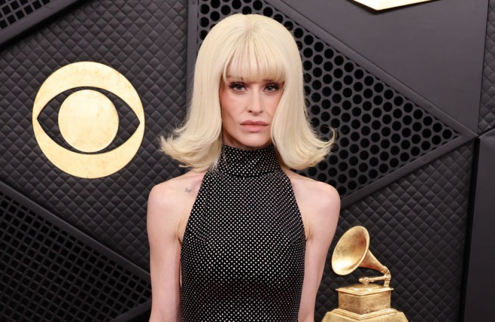 Келли Осборн не звезда первой величины, но она меня прямо пугает - неужели не видит,что это ужасно