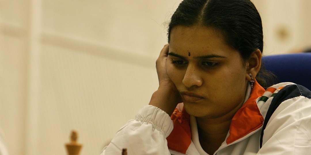 «Нет смысла рисковать». Шахматистка Конеру предложила перенести турниры претендентов с Кипра