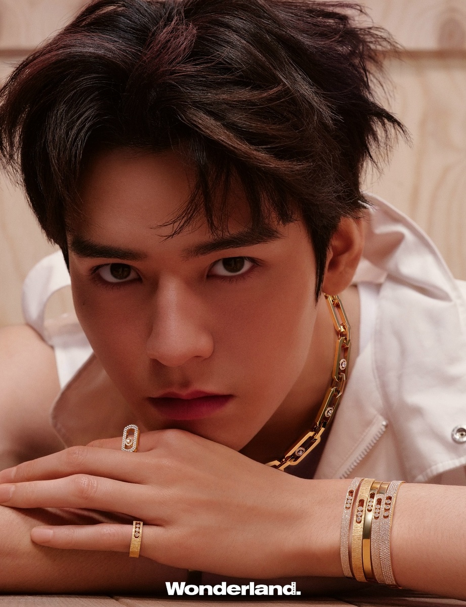 Гун Цзюнь частый герой фотосессий у Оливера