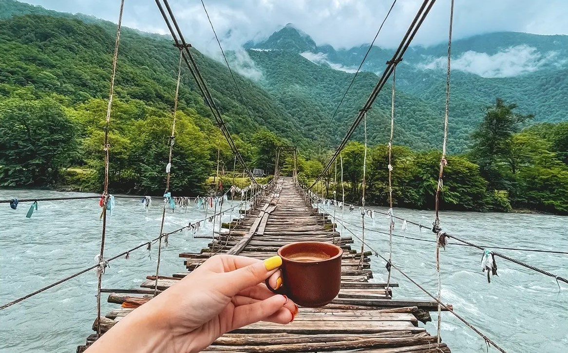    Подвесной мост «Галидзга-качели». Источник изображения: a-gid.com