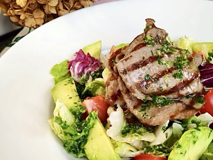 Теплый салат с говядиной