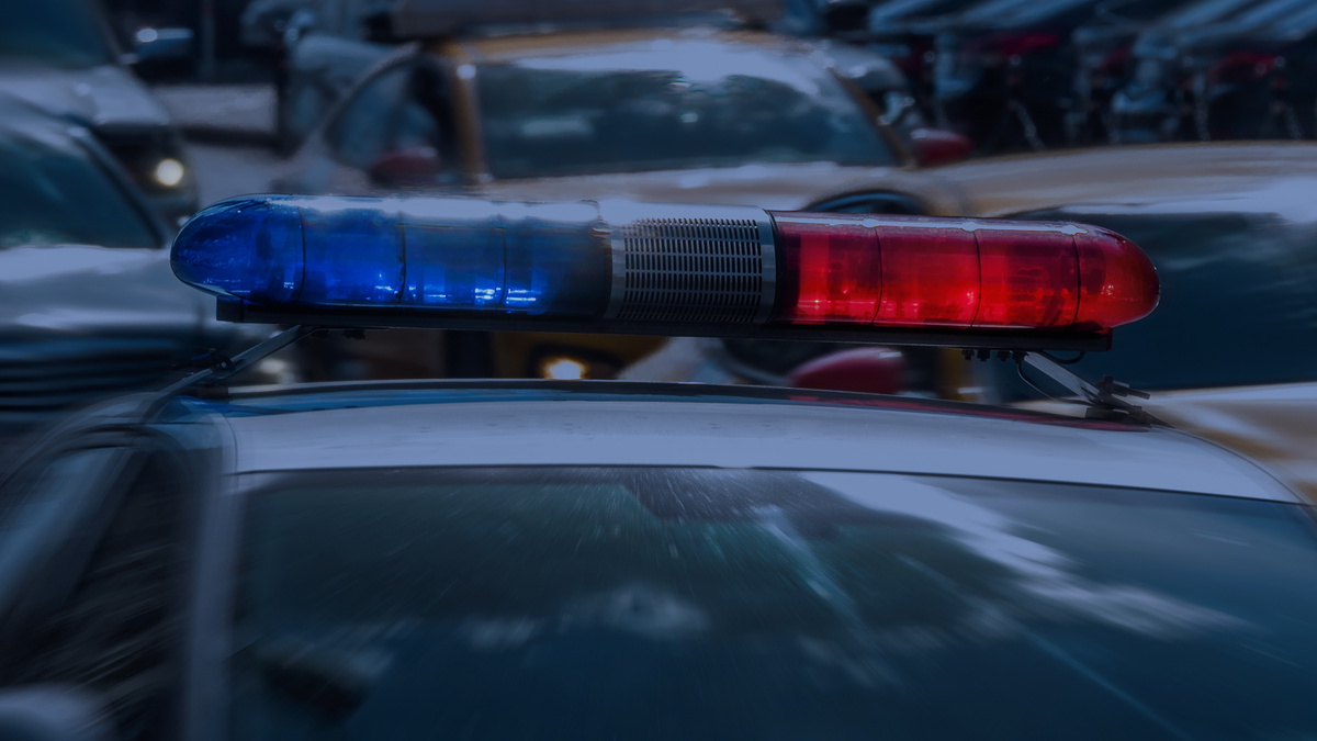    Москва полицейская машина мигалка трафик движение GLP