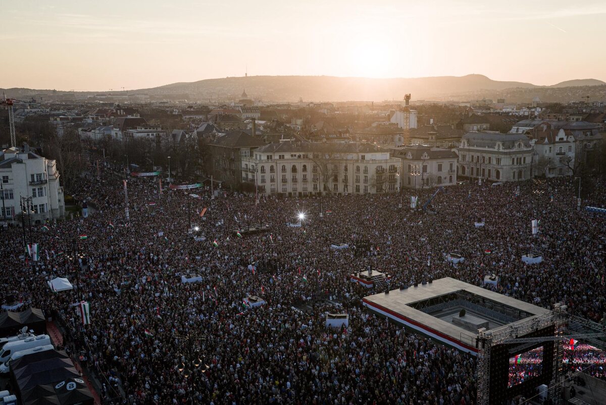 фото взято с социальной сети Мадьяра (митинг 15 марта)