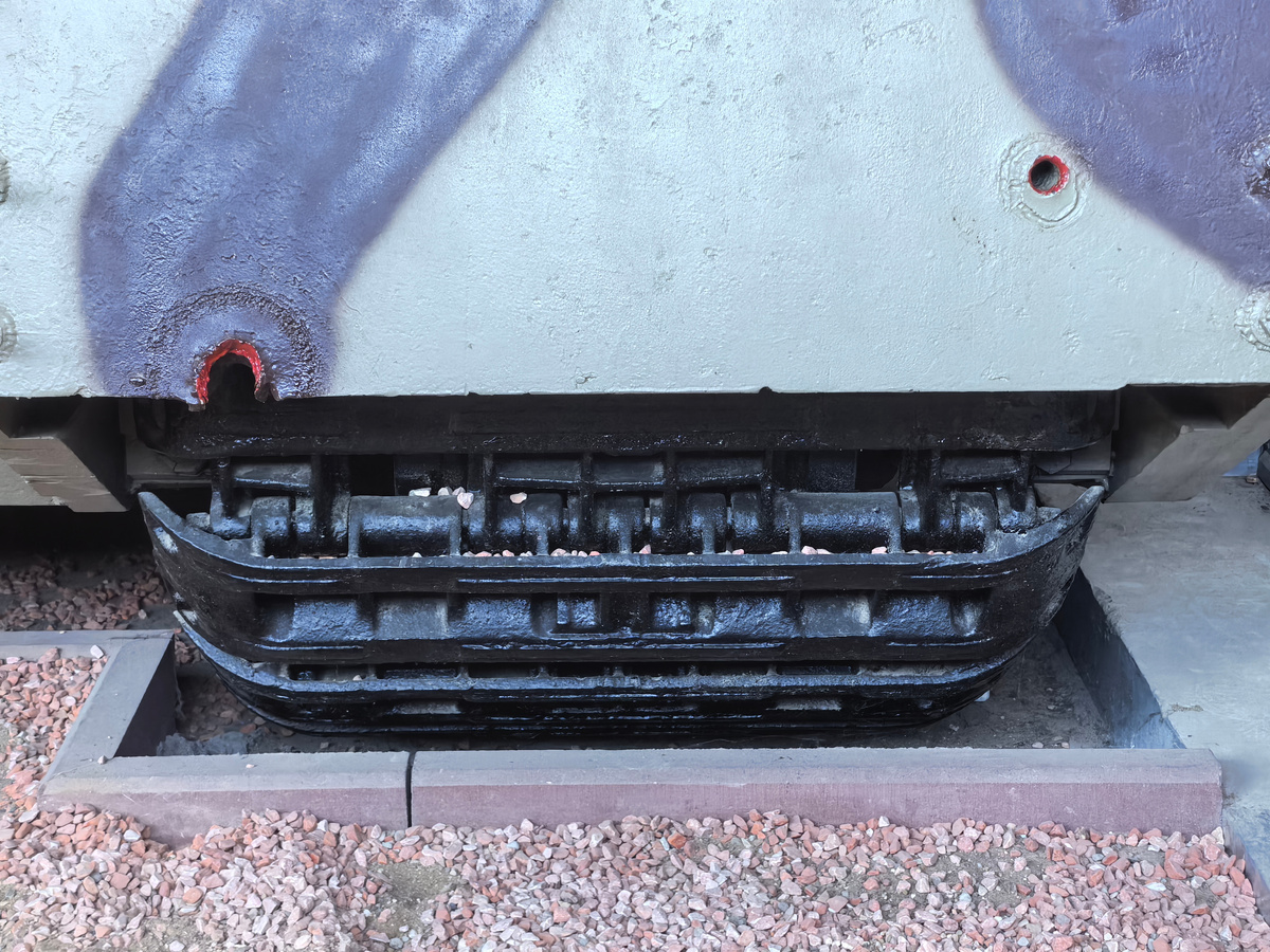 Танк "Маус", гусеница шириной около метра