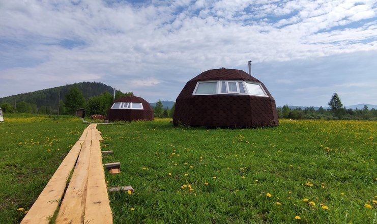 База отдыха и купольные домики. Источник фото: Яндекс.