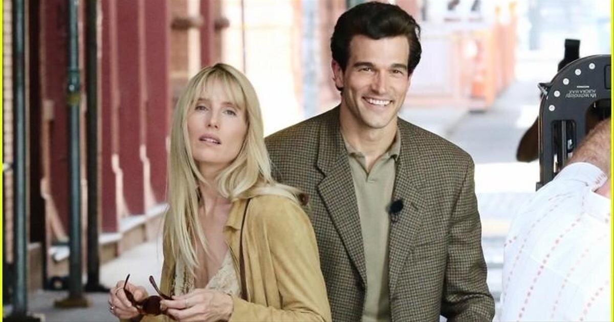 Джон с подружкой - американской актрисой Дэрил Ханной