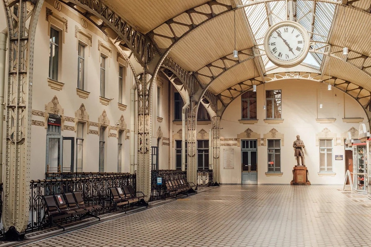 Витебский вокзал второй этаж. Выход к платформам