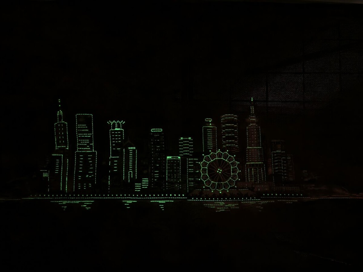 Светящиеся в темноте нитки.