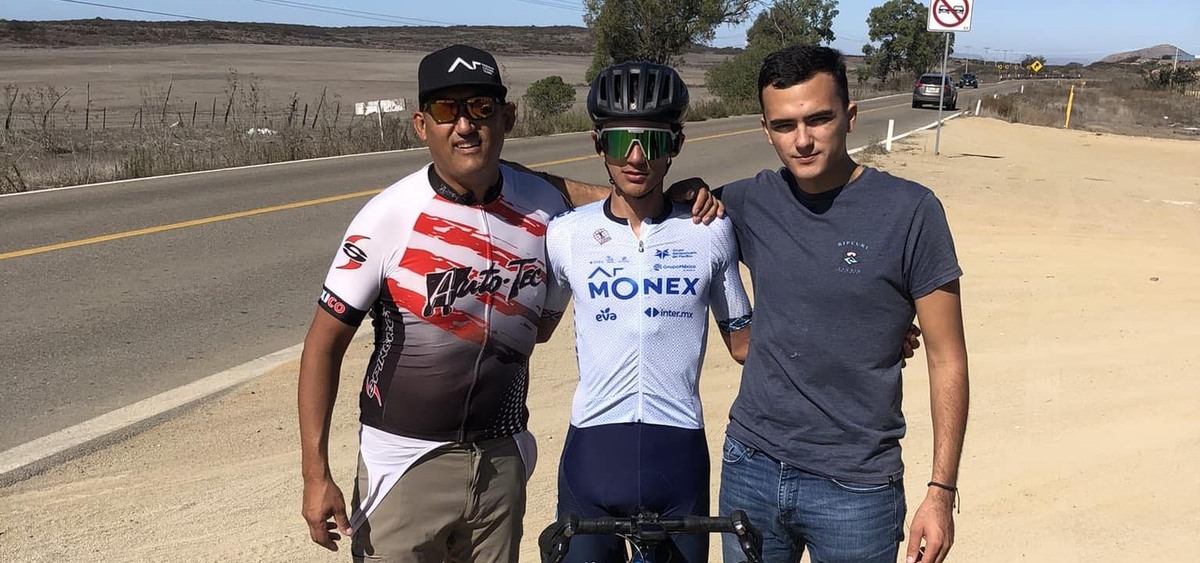 Исаак Дель Торо с отцом и старшим братом  📷
