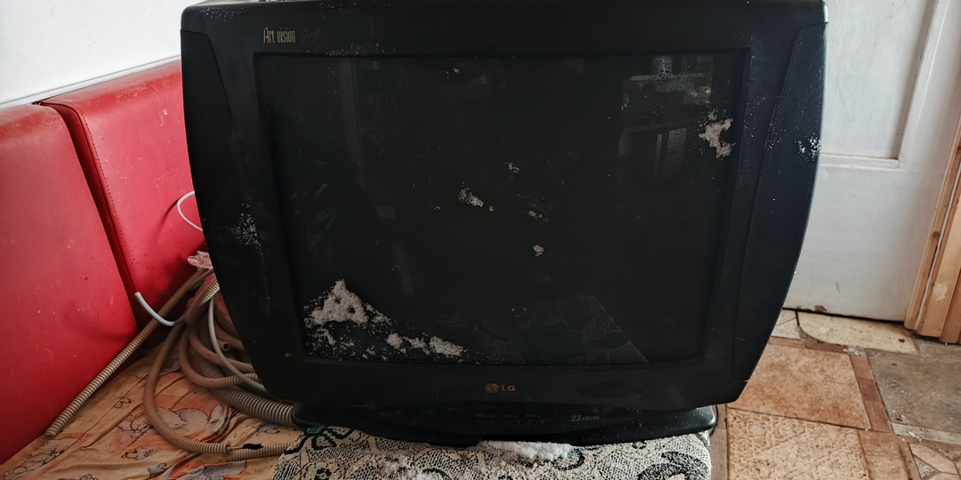 Добываю медь из телевизора с мусорки. Взвесил до грамма, сколько и чем можно с него поживиться