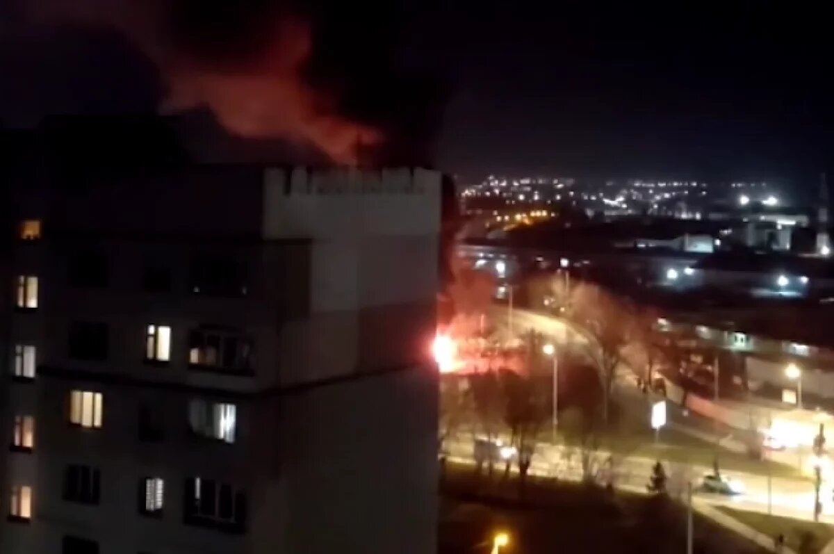    Во Львове после мощного взрыва начался пожар