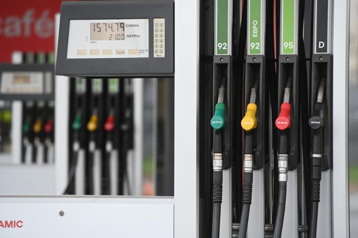Экономисты дали прогноз цен на топливо с 1 апреля. Обложка © Life.ru