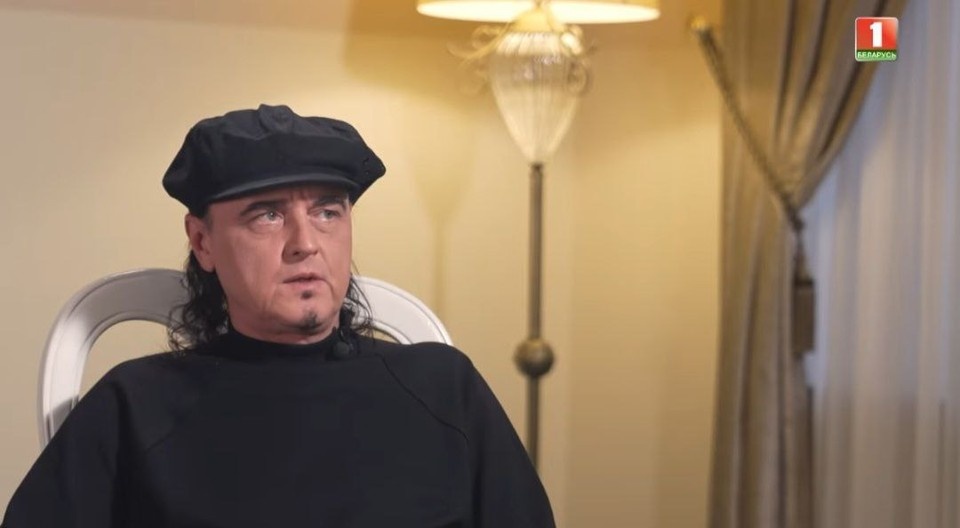    Артист дал интервью в Минске. Фото: кадр видео телеканала «Беларусь 1».