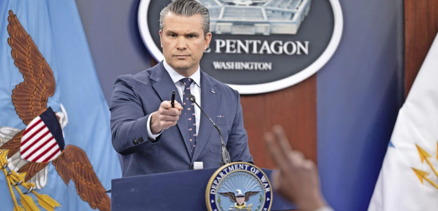 Министр обороны США Пит Хегсет призывает «патриотическую» прессу в споре об иранской отчетности © Laif