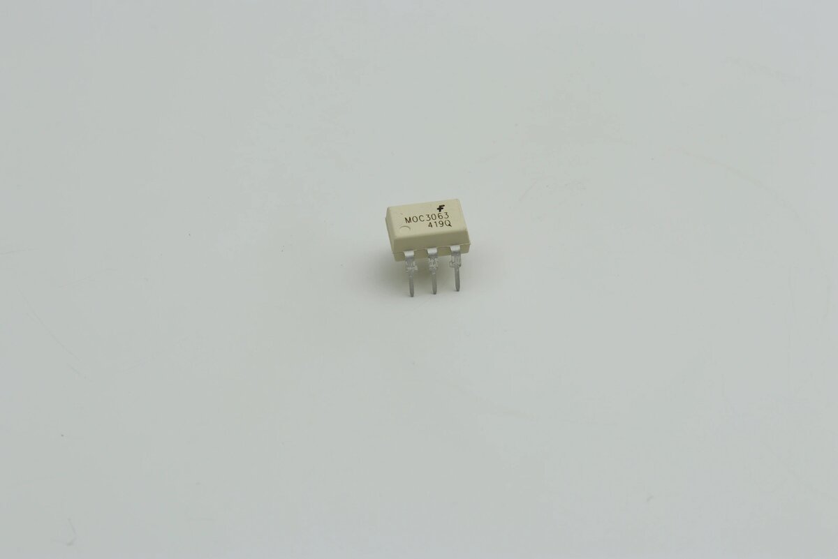    MOC3063M от Lite-On Inc. – надежный Оптрон: OPTOISOLATOR 5KV TRIAC 6DIP для силовой электроники