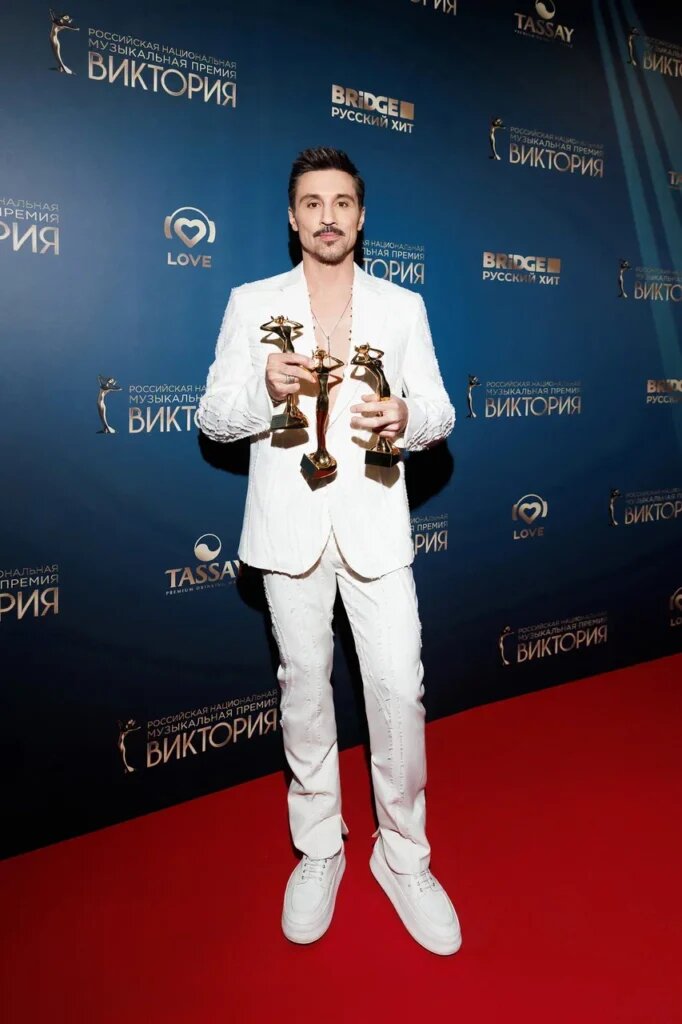   Певец года — Дима Билан «Горький дождь» admin