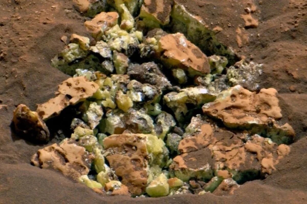    Открытие серы добавляет ещё один штрих к портрету Марса.