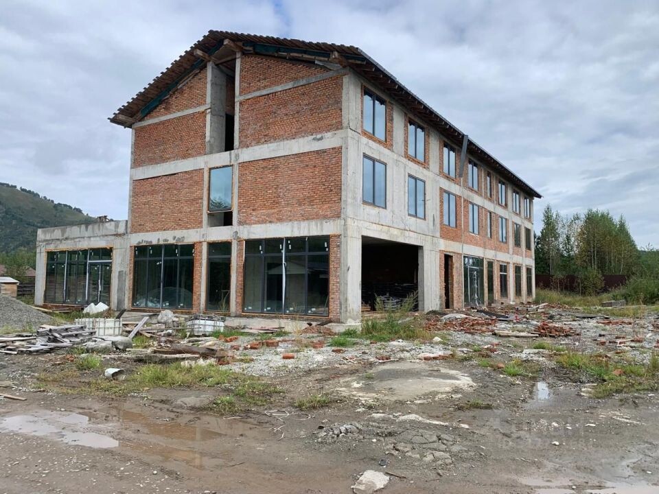    Готиница впоселке Озерное (Майминский район). Источник: «Авито»