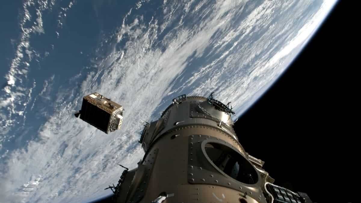    Запуск аппарата Starcloud-1 / © Starcloud