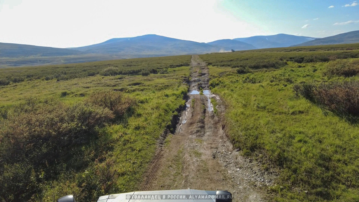 По таким дорогам я уже ездил три года назад - в тундре за Полярным кругом А сейчас будет хуже...? Фото: Голландец в России