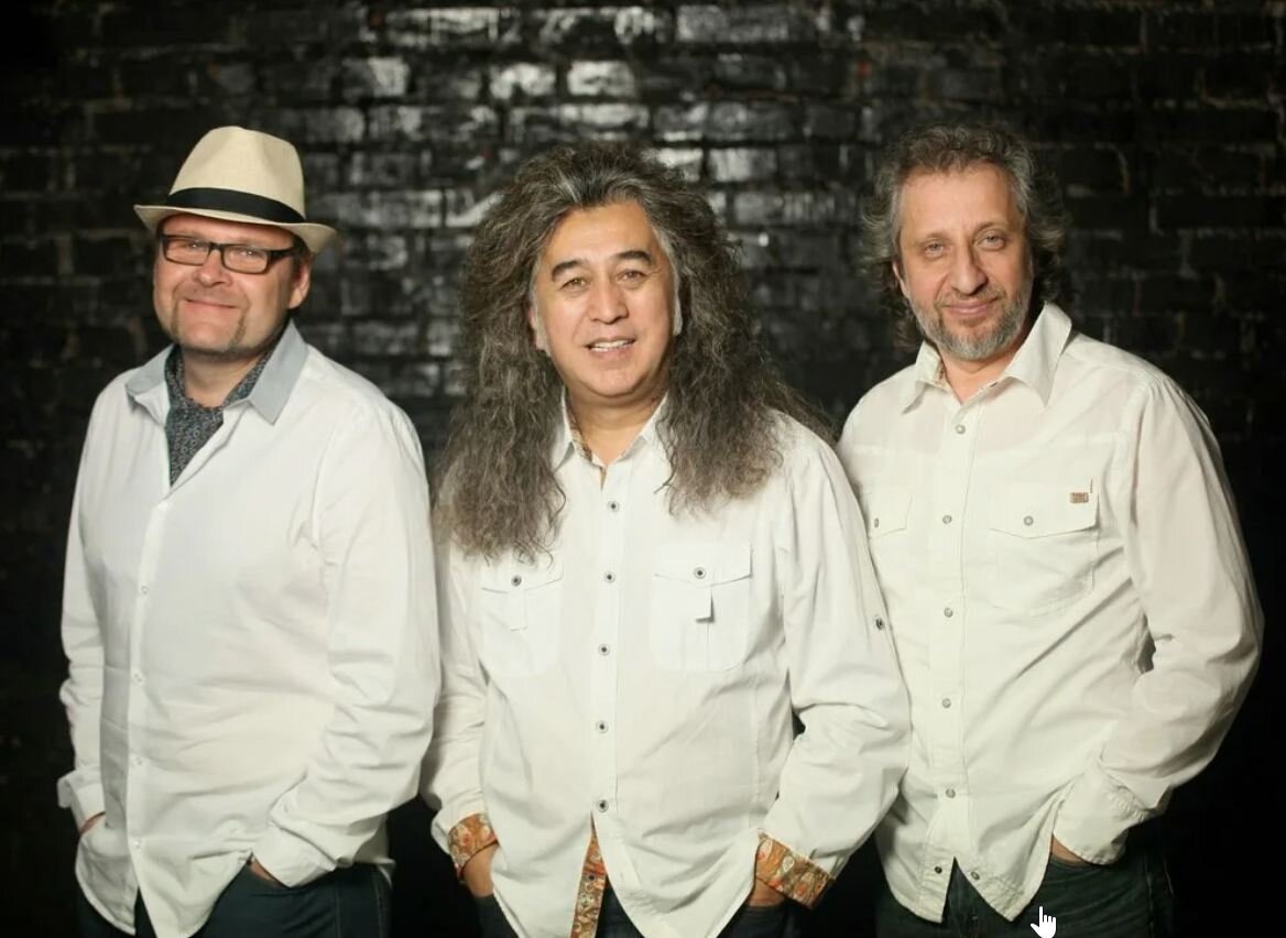    На фотографии участники группы «Уч-Кудук»: Сергей Воробьев, Зиед Ишанходжаев и Сергей Середа.