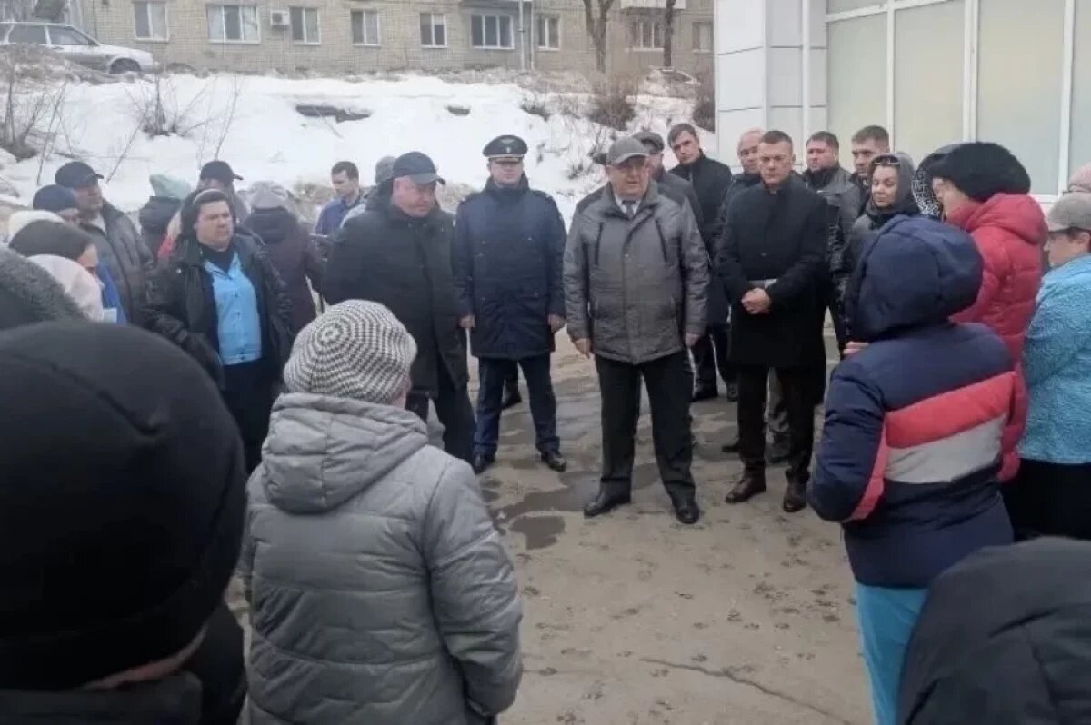    Атака БПЛА. Глава Саратова встретился с жителями пострадавших домов