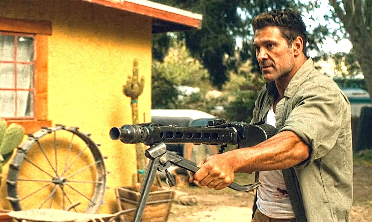 - К чёрту старенький ТТ и дзюдо, и каратэ! 