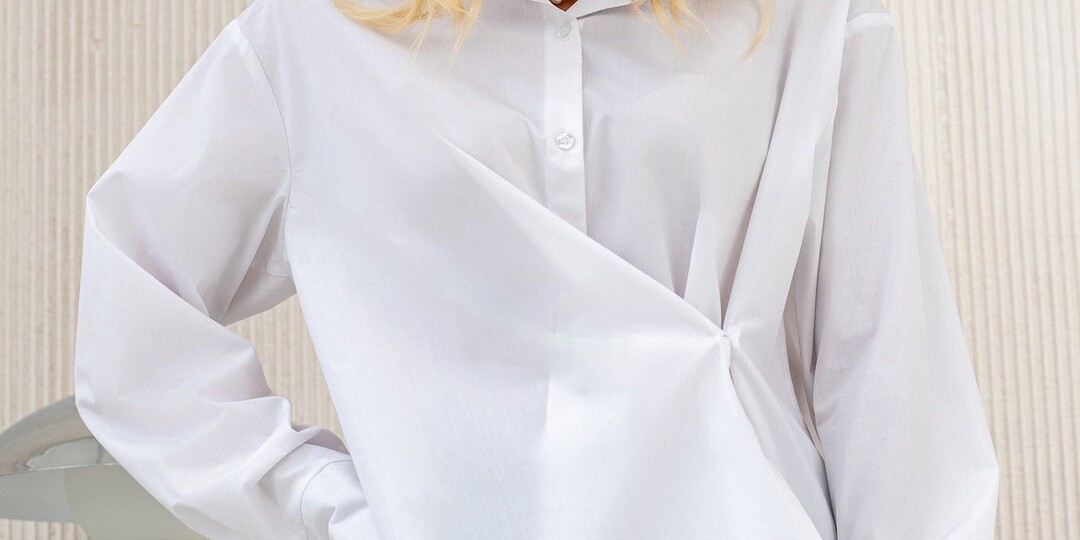 10 белых блузок, которые обманывают взгляд: как они делают фигуру стройнее и почему кажутся люксовыми