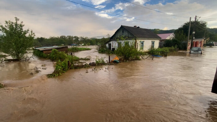 В 2023 году в приморском селе Барабаш под воду ушли более 200 домов. Сегодня повторение этого ЧП практически невозможно / фото: пресс-служба правительства Приморского края