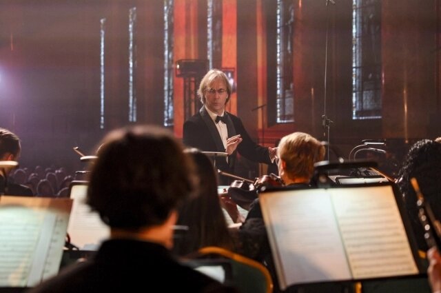    Недавно Фабио вернулся из Омана, где дирижировал «Тоску», а сейчас планирует совместные проекты с Китаем. Фото: Администрация Санкт Петербурга