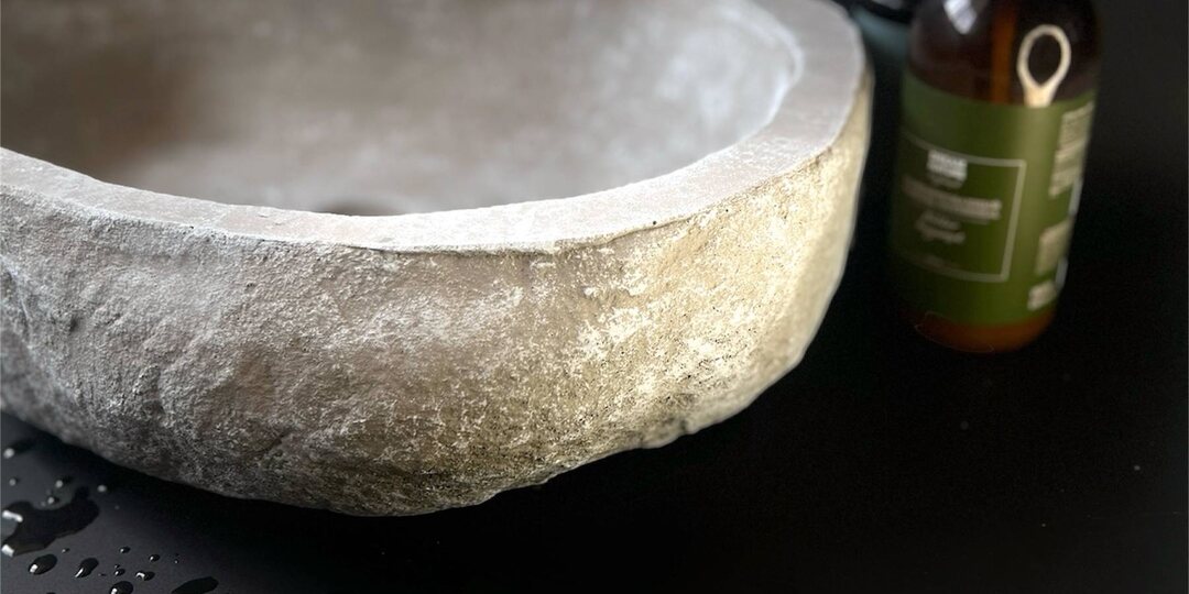 🪨 Делюсь с Вами одной из последних работ - литьевая раковина «Sandstone» - дизайн Ваби-Саби / полностью гидрофобная