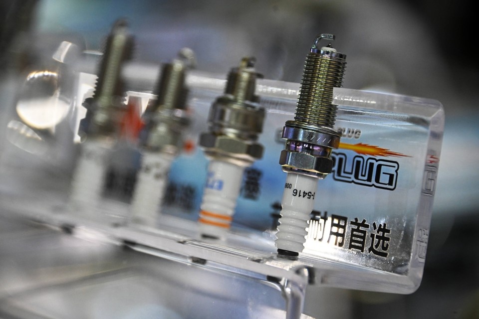    Свечи поступили на российский рынок. Иван МАКЕЕВ