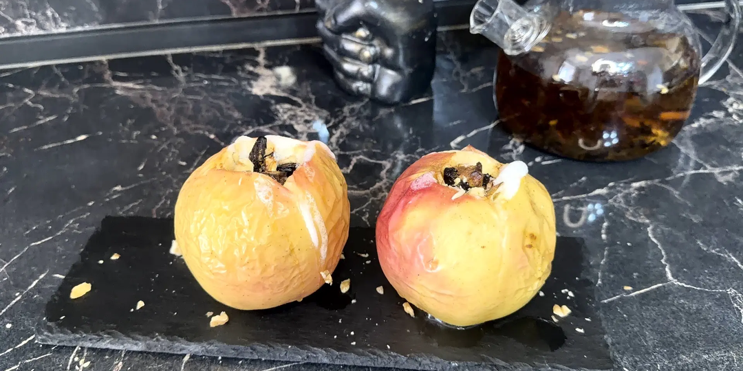 Запеченные яблоки в духовке