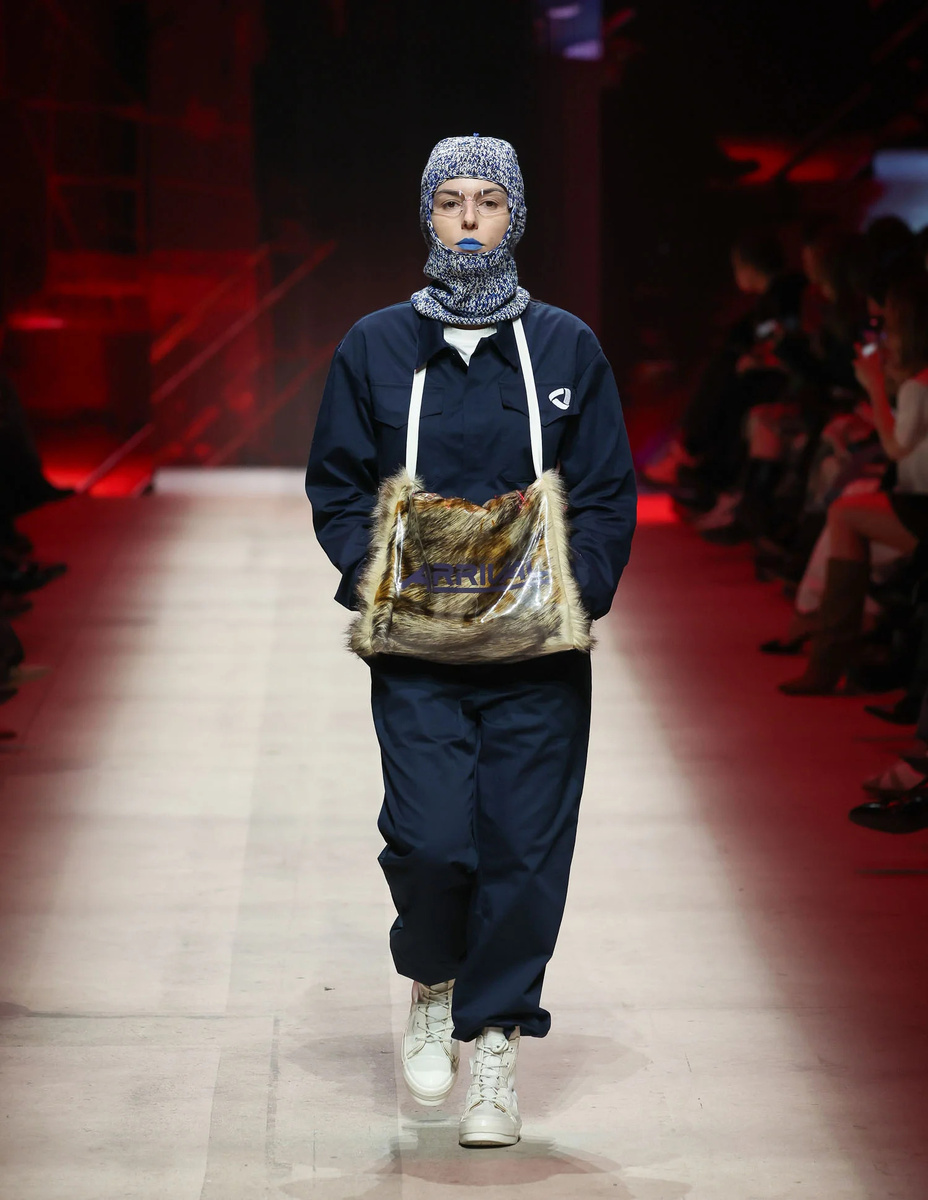 Мероприятие позволило по-новому взглянуть на образ людей труда и наглядно показать, что их рабочая форма может быть не только функциональной, но и стильной, современной, привлекательной.