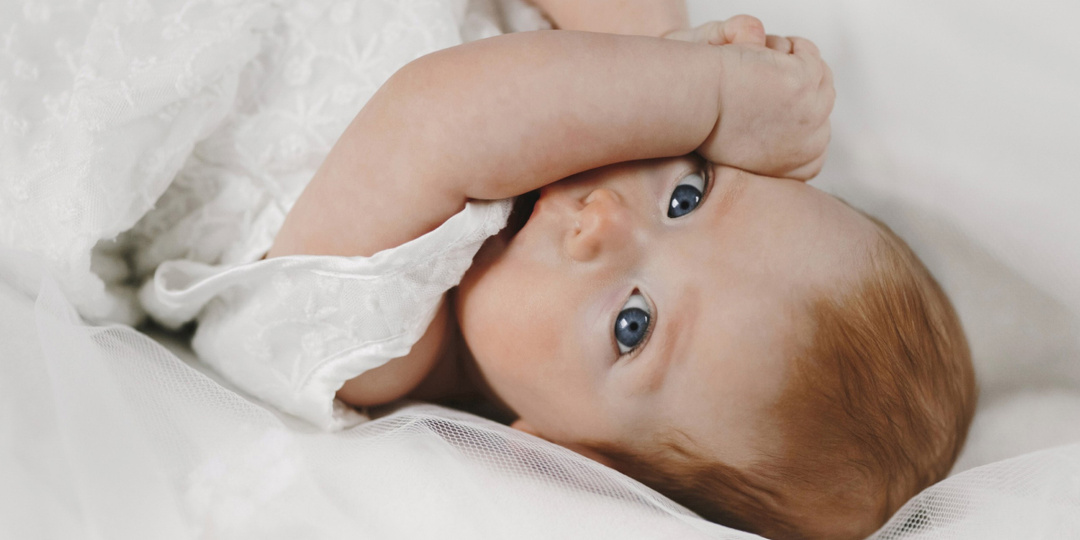 Малыш проснулся — и что дальше? Полезные минуты бодрствования от 0 до 3 месяцев