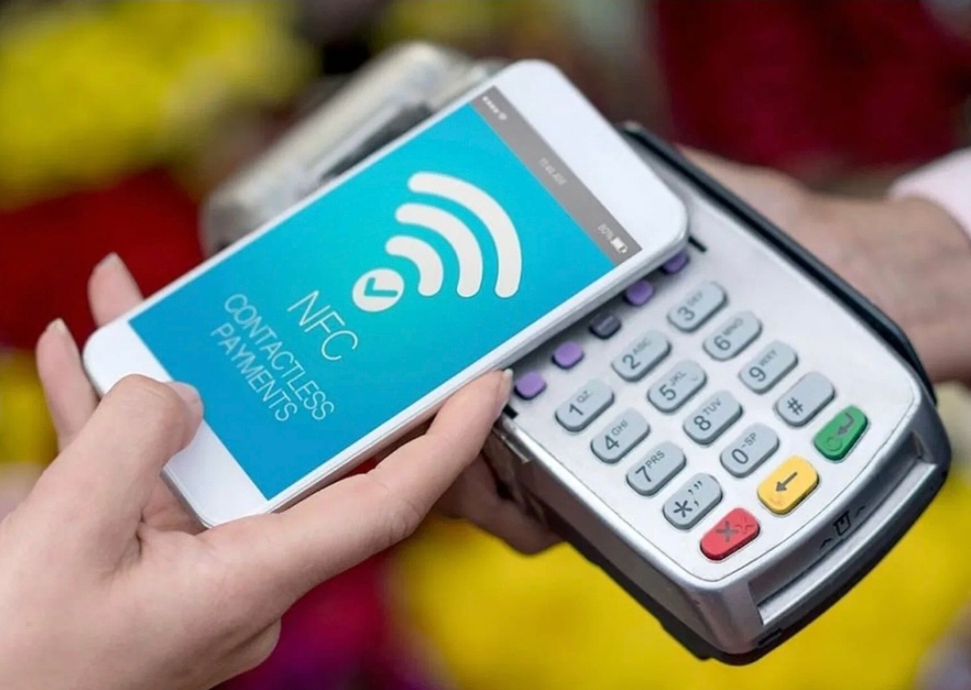 В будущем, думаю банковские карты из пластиковых уйдут в прошлое. Останутся только цифровые.