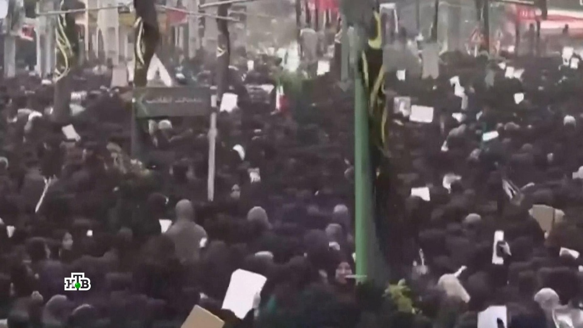    Новый верховный лидер Ирана впервые обратился к нации