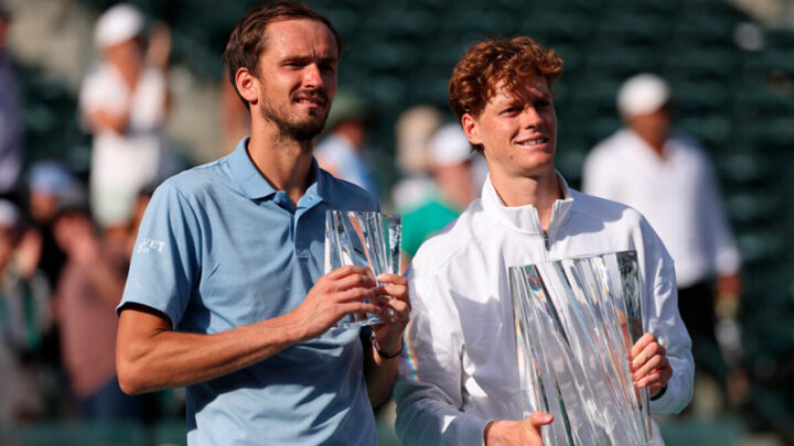 15 марта 2026 года, Индиан-Уэллс. Даниил Медведев и Янник Синнер на церемонии награждения.