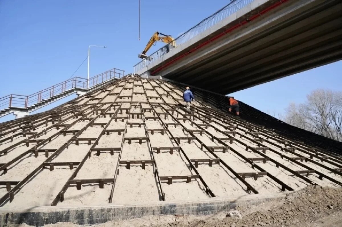    Капремонт моста через Корсаку под Астразанью выходит на завершающий этап