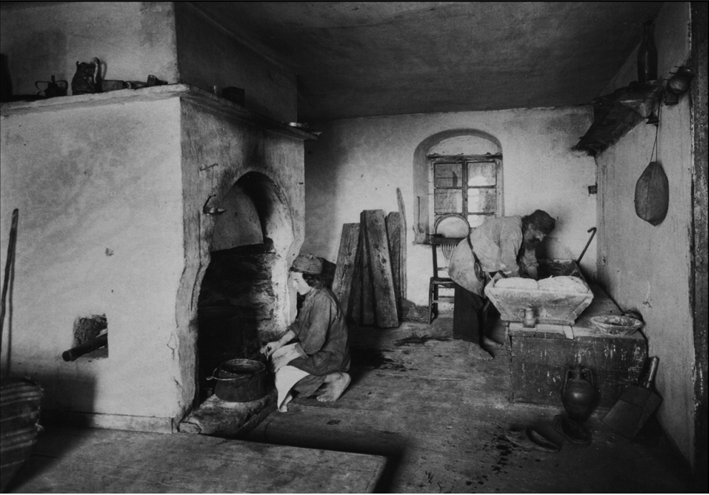 Замес теста в афонской келии на Керасье