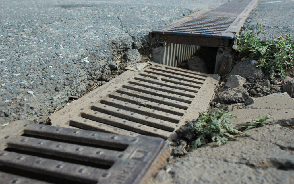  На обновление ливневой канализации власти города готовы направить 50 млн рублей. Фото: Сергей Гарчев