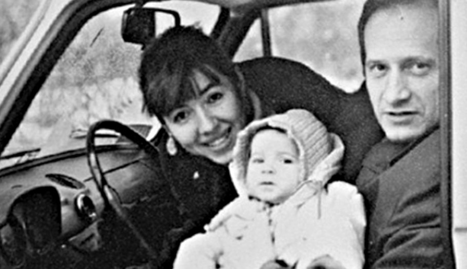 Маленькая Даша с родителями