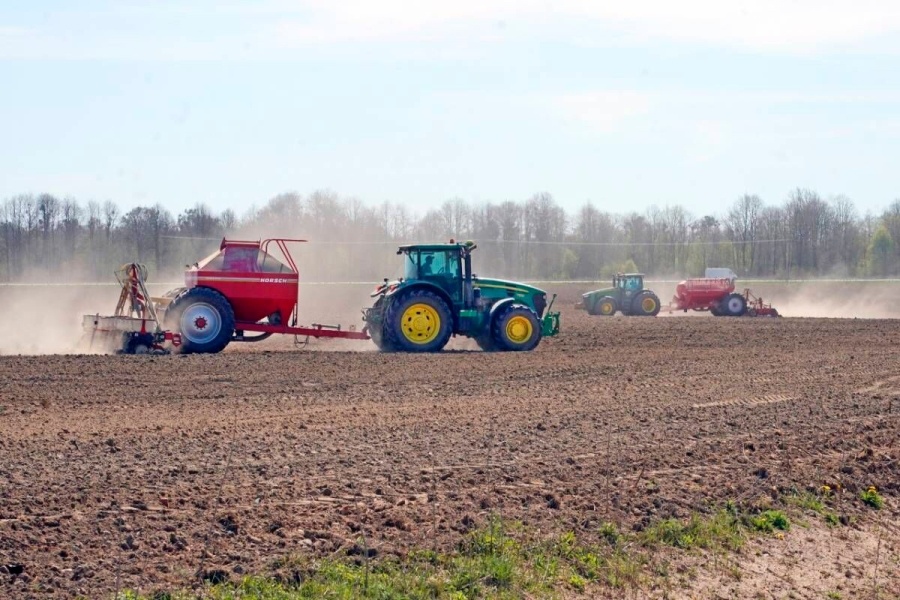     Прокуратура Копыльского района проверяет готовность сельхозпредприятий к посевной кампании