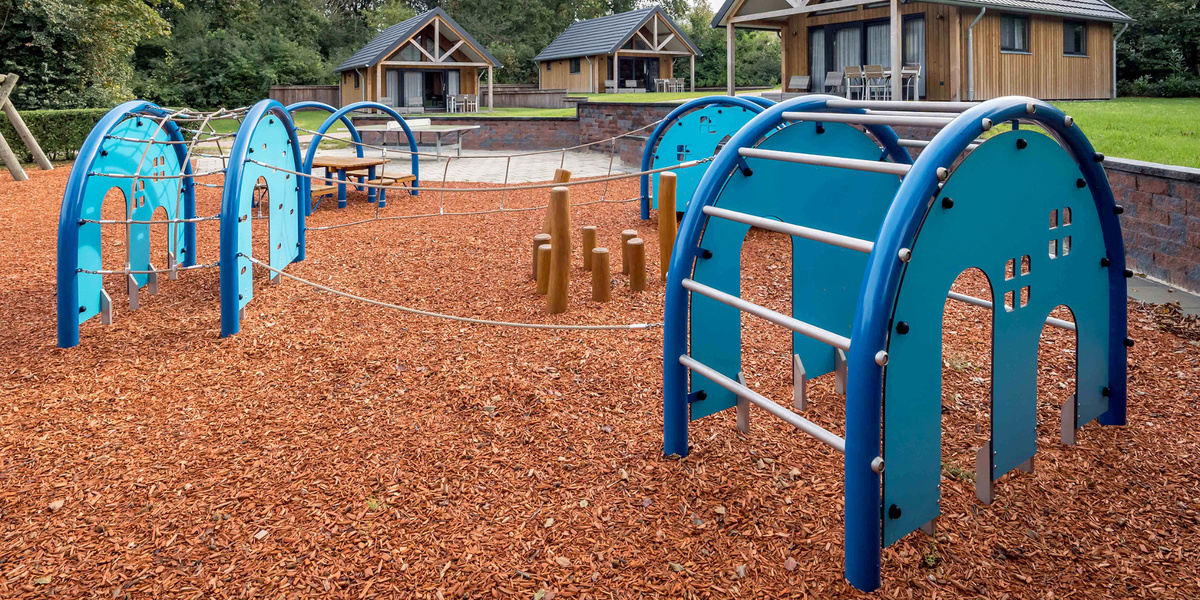 Пример площадки с оборудование из серии Кобито. Серия Кобито может быть исполнена в разных цветах. 